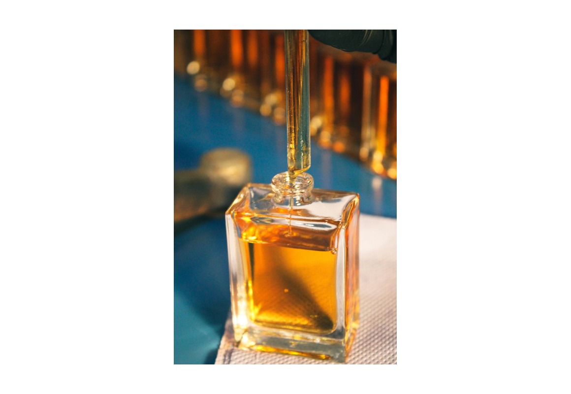 Illustrative image for Niche Perfume Oils; not actual inventory